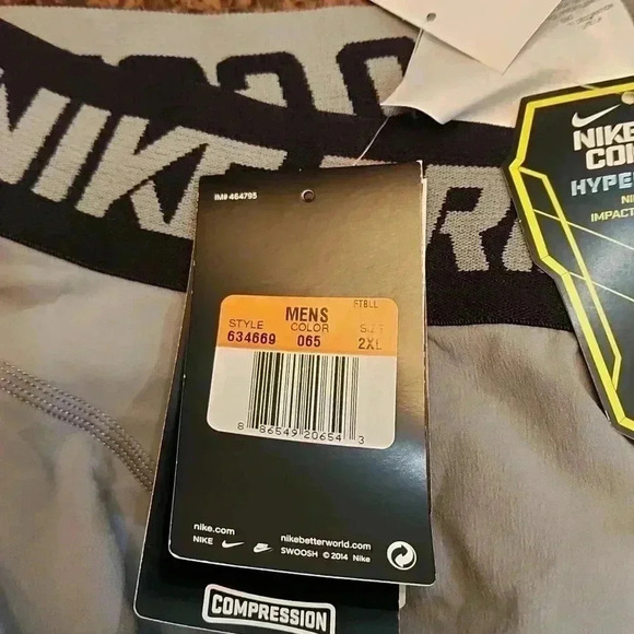 NWT Nike Pro combat hyperstrong compression pants. Size 2 XL - Picture 7 of 7